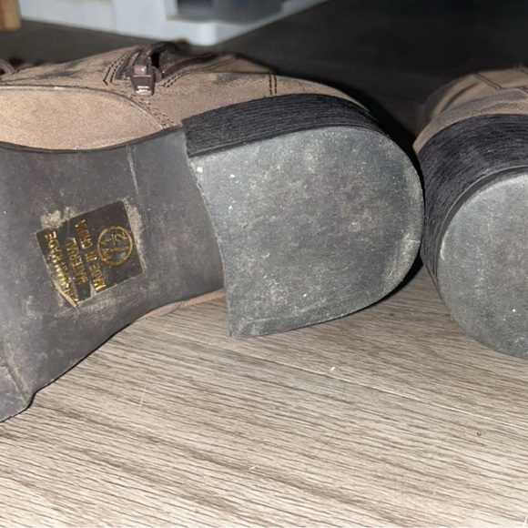 Woman’s brown heeled combat boots- size 7.5 - Picture 6 of 8